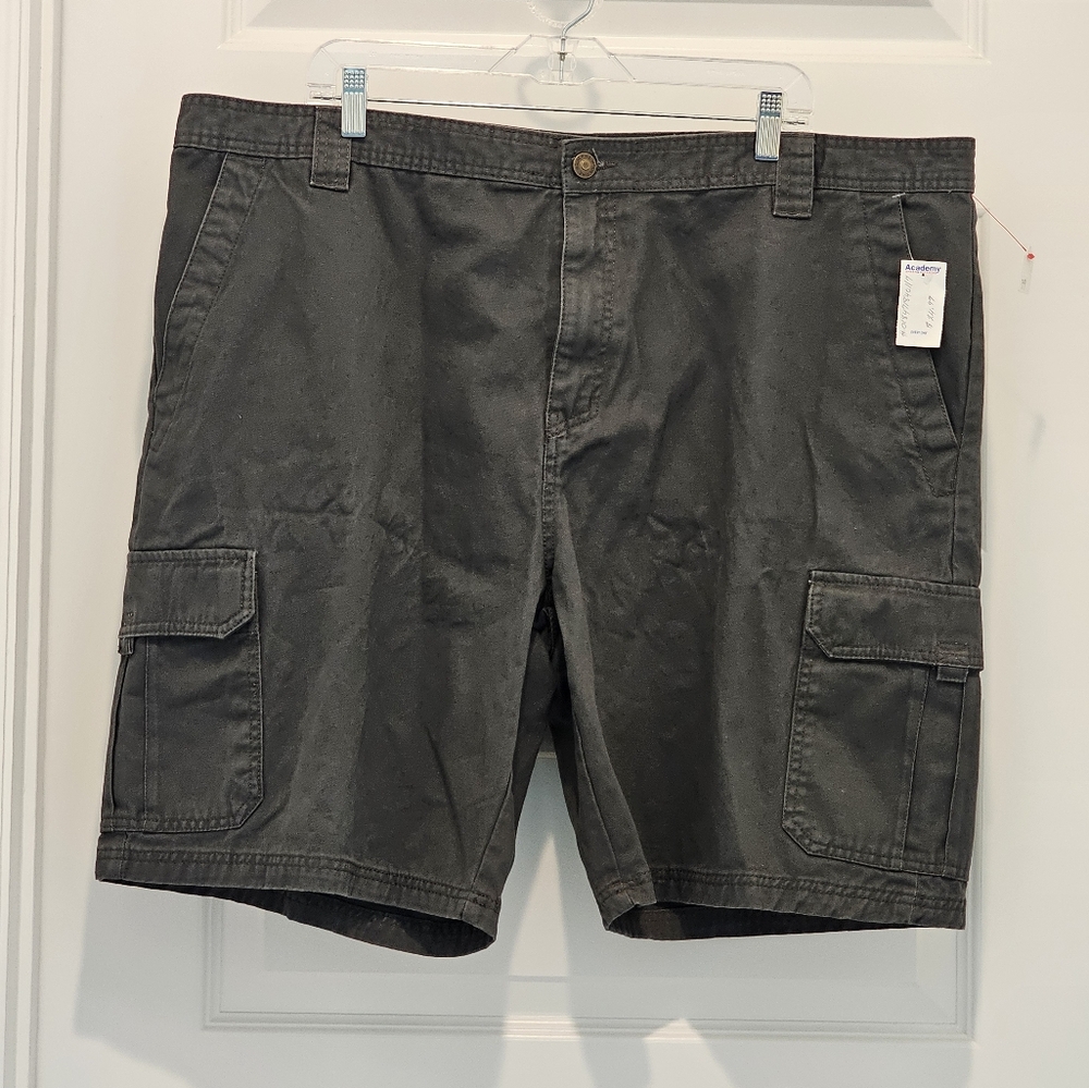 Wolverine 6-Pocket Cargo Shorts, NWT, Waist 44